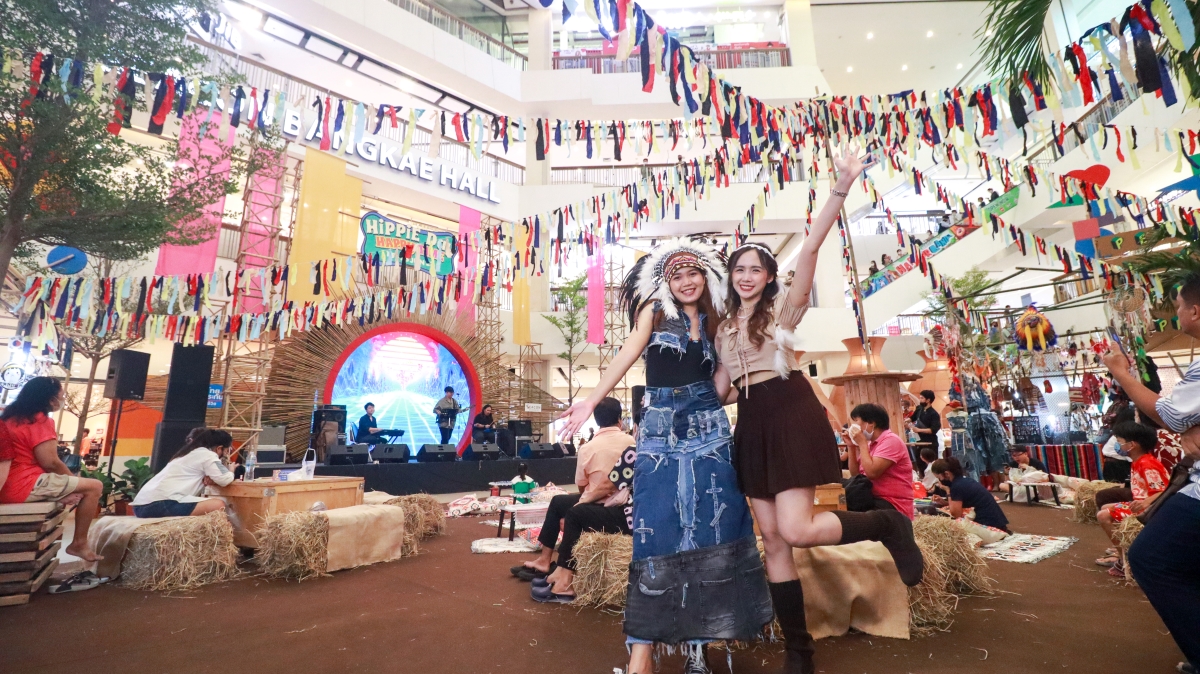 คอนเสิร์ตสุดฟิน..กินดื่มช้อปสไตล์ฮิปปี้ งาน “Hippie Day Happy Time” ที่  “ซีคอน บางแค” - www.btripnews.net