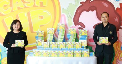 สคฝ. ผนึก กทม. ปลุกพลังการเรียนรู้ทางการเงิน มอบบอร์ดเกม “CASH UP” สู่โรงเรียนระดับชั้นมัธยมศึกษาในสังกัด กทม.