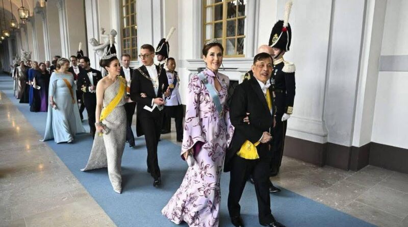 ครั้งแรกสมเด็จพระราชินีทรง “เทียร่า”