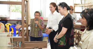 รองโฆษกรัฐบาล – ผู้ว่า ททท. นำคณะสื่อมวลชนทำเนียบลงพื้นที่สงขลา ก่อนประชุมครม.สัญจร