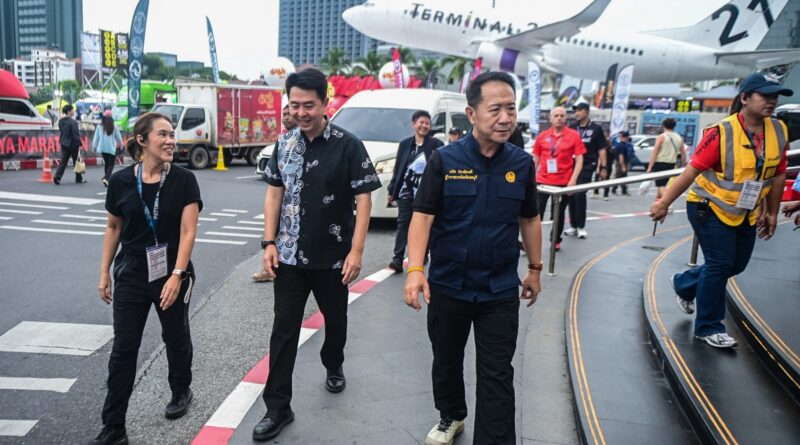ผู้ว่าฯ ชลควงนายกเมืองพัทยาไม่หวั่นฝน ประกาศพัทยามาราธอน 26 เดินหน้าเต็มสูบ ยืนยันไม่เลื่อน นักวิ่งเรือนหมื่นทยอยเดินทางเข้าที่พักแล้ววันนี้