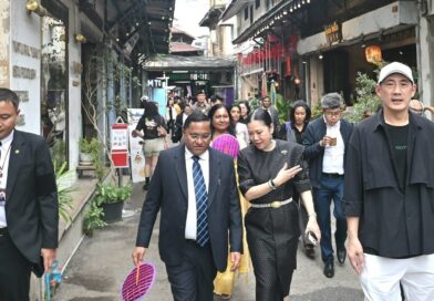ผู้ว่าการ ททท. นำ Hon. Vijitha Herath รัฐมนตรีว่าการกระทรวงการต่างประเทศ การจ้างงานในต่างประเทศ และการท่องเที่ยวศรีลังกา และ เอกอัครราชทูต Wijayanthi Edirisinghe เยือนย่าน “ทรงวาด”